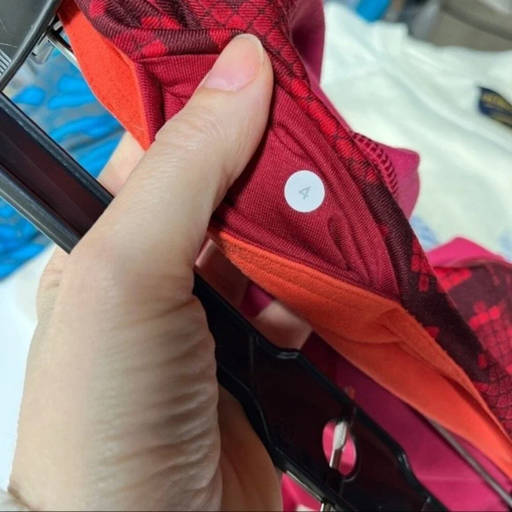 Lululemon Wunder Under Pant III (Reversible) Cranberry / Alarming 4